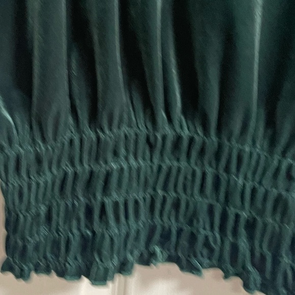 NWOT: Vince Canuto Green Round Neck 3/4 Sleeves Smocked-Hem Velour Blouse Size L - Picture 5 of 8